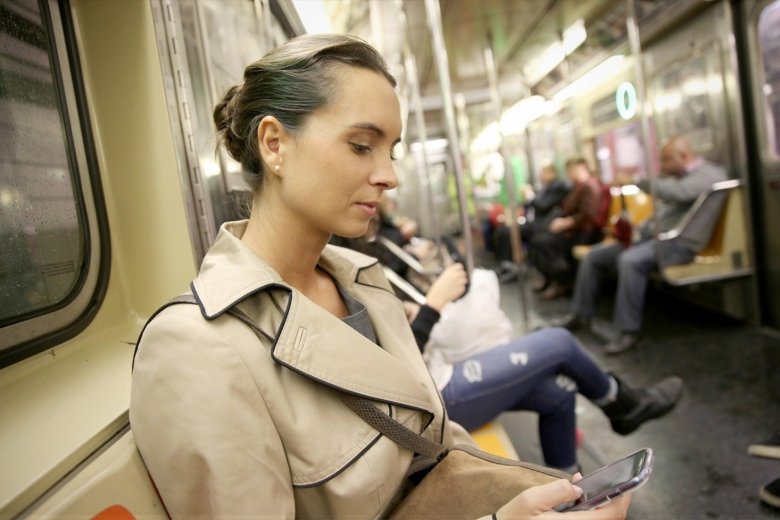 Шикарные девушки в метро