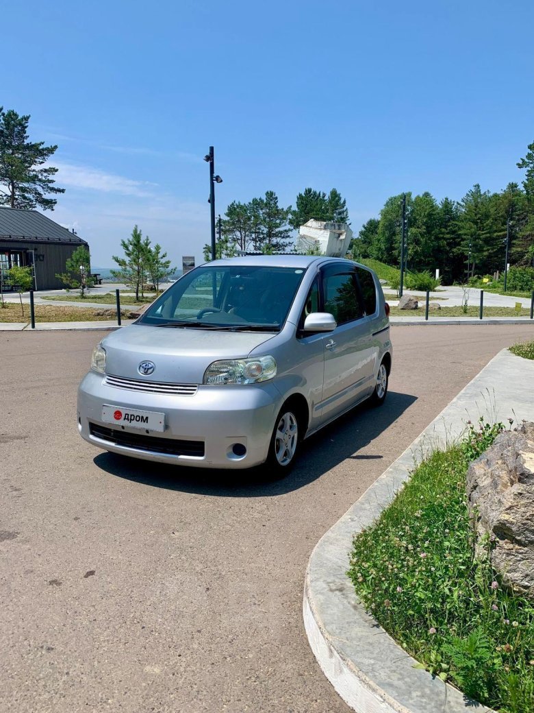 Toyota porte 2010 года