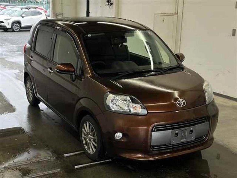 Toyota spade 2012
