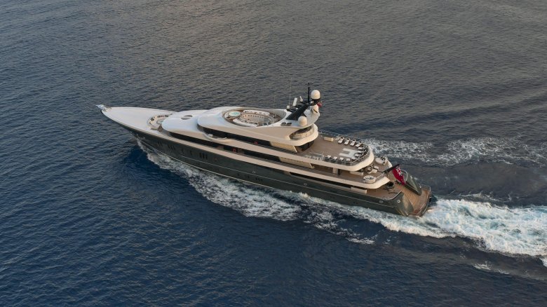 Mega yachts