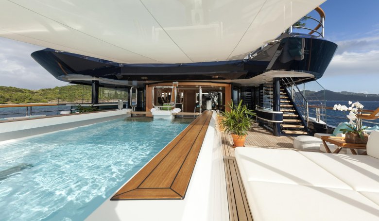 Роскошная яхта