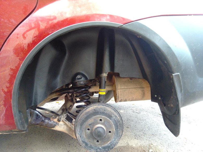 Задний подкрылок логан 1