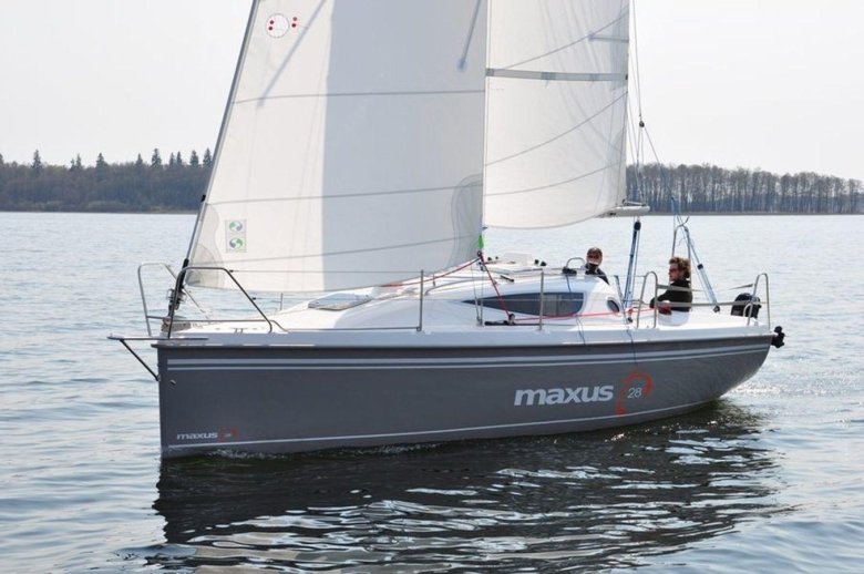Maxus 28 яхта