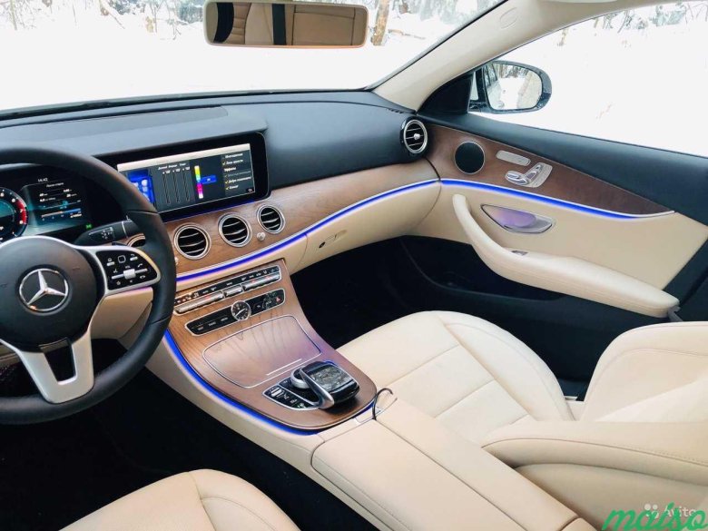 Мерседес е 200 салон