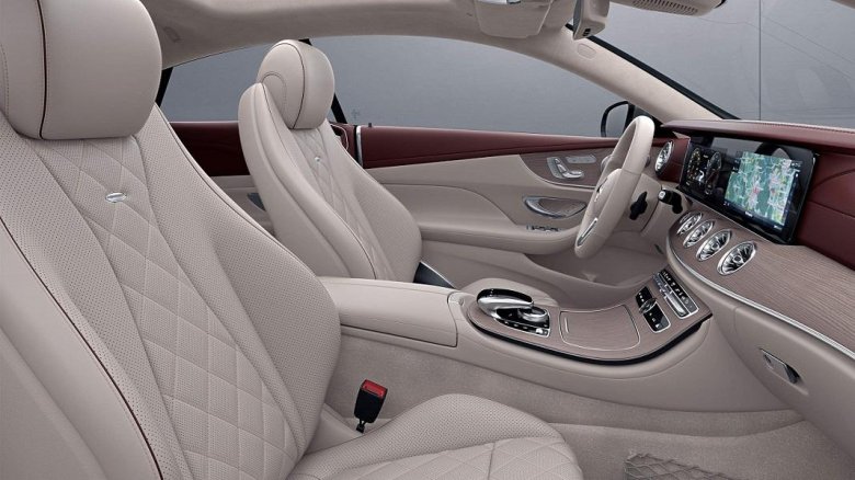 Mercedes benz e200 2020 белый салон