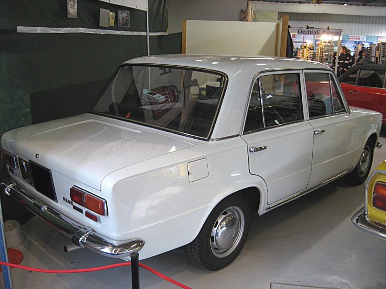 Фиат 124 berlina