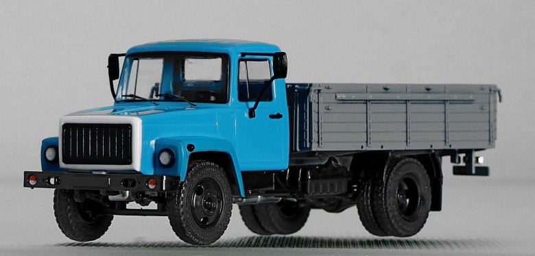 Грузовик газ 3307 бортовой