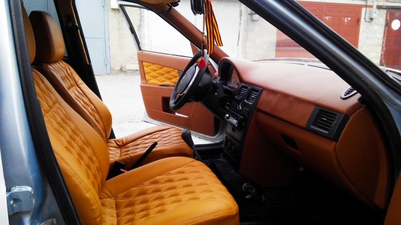 Коричневый салон ваз 2112