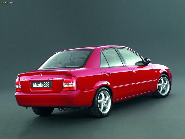 Mazda 323 2000 седан
