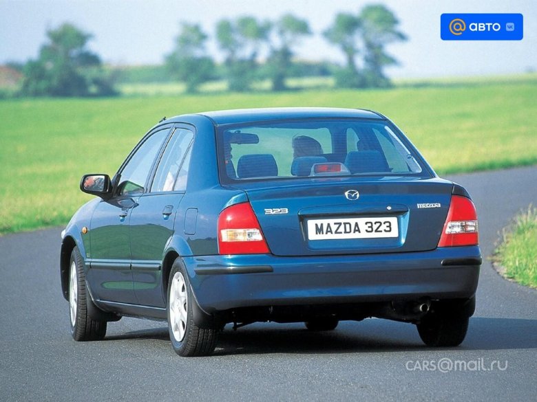 Mazda 323 2000