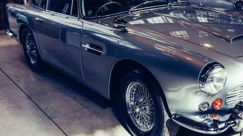 Aston martin db 5 джеймса бонда