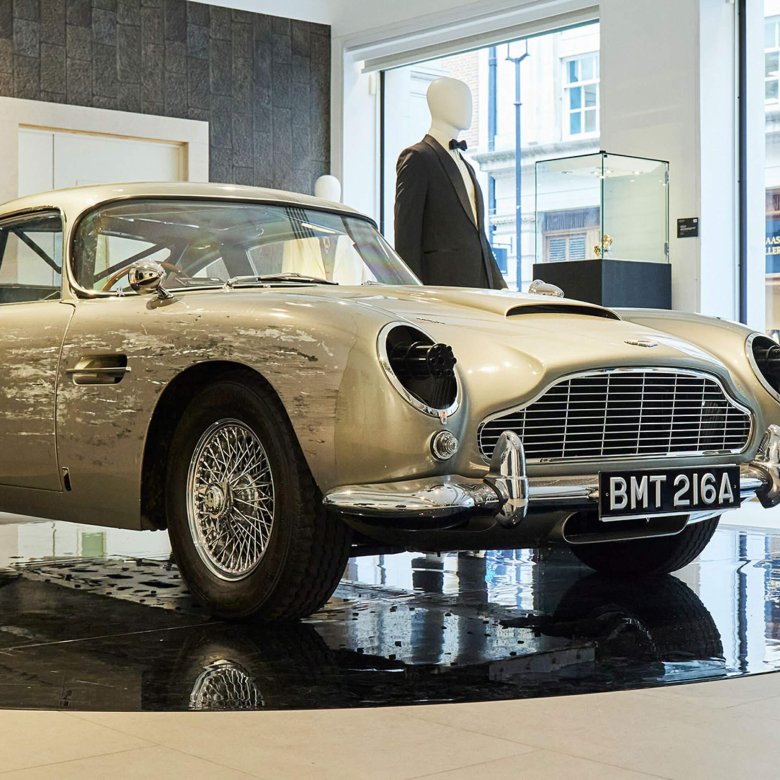 Aston martin db5 джеймса бонда