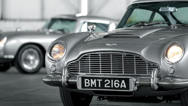Aston martin db5 автомобиль джеймса бонда