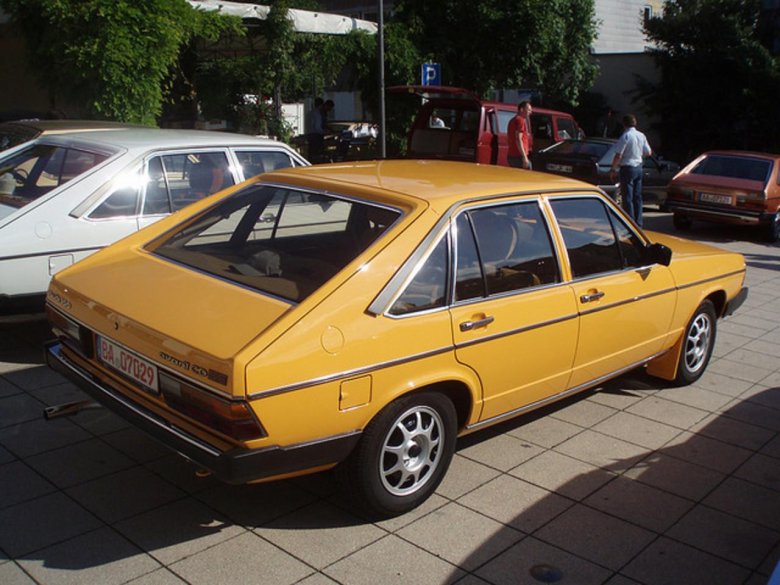 Audi 100 hatchback