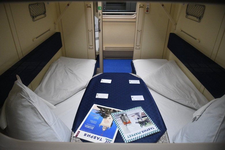 Купе двухэтажного поезда