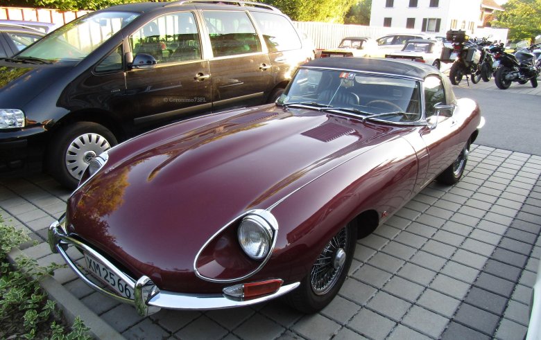 Jaguar e type roadster