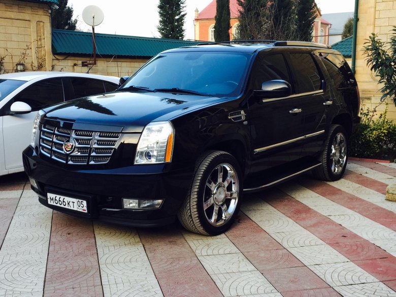 Cadillac escalade 3
