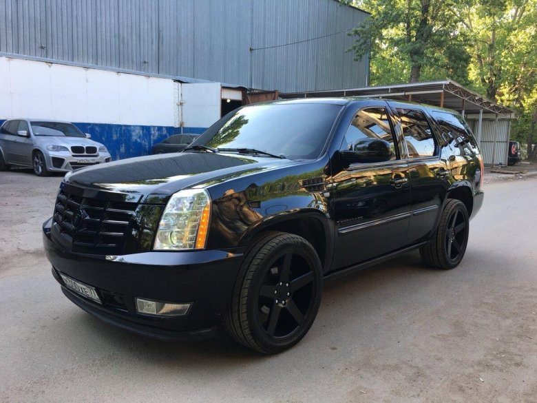 Кадиллак эскалейд черный