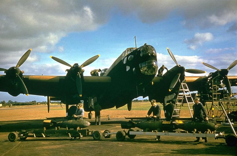 Handley page halifax бомбардировщики второй мировой войны
