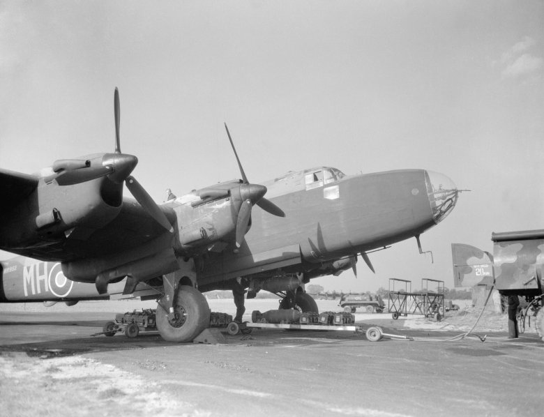Avro lancaster 1945