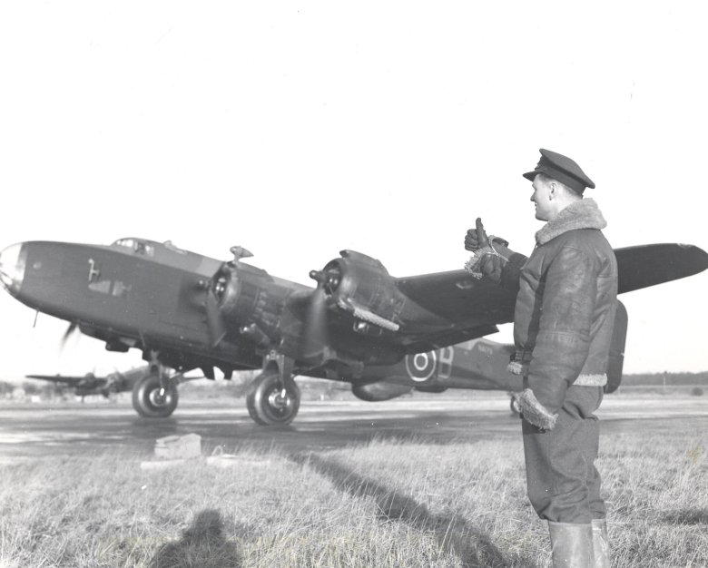 Виккерс веллингтон бомбардировщик