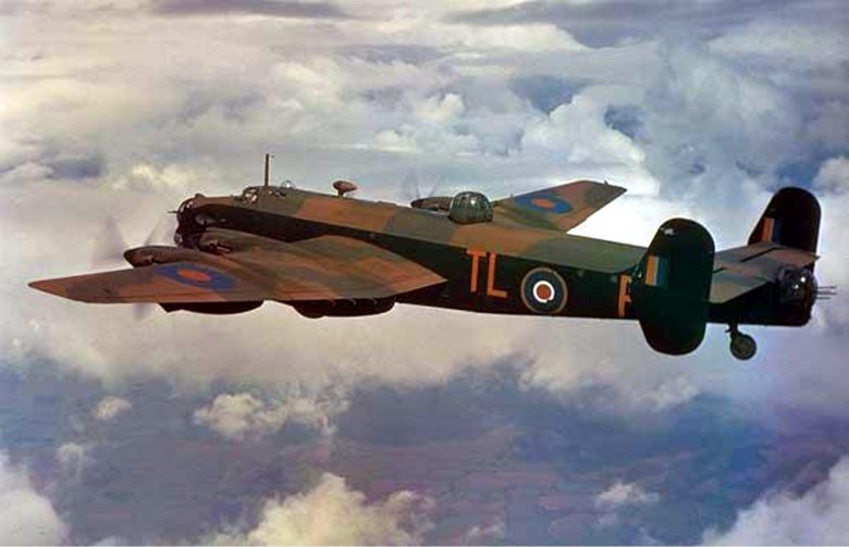 Ланкастер бомбардировщик