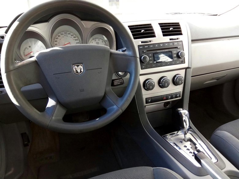 Dodge avenger 2008 салон