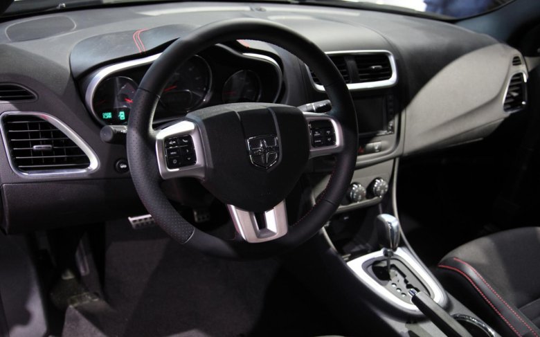 Dodge dart 2013 салон