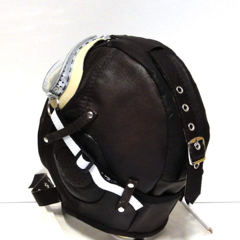 Лётный шлем сзади