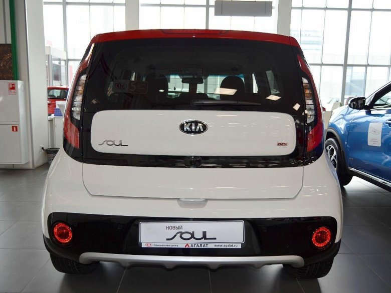 Киа соул 1 вид сзади
