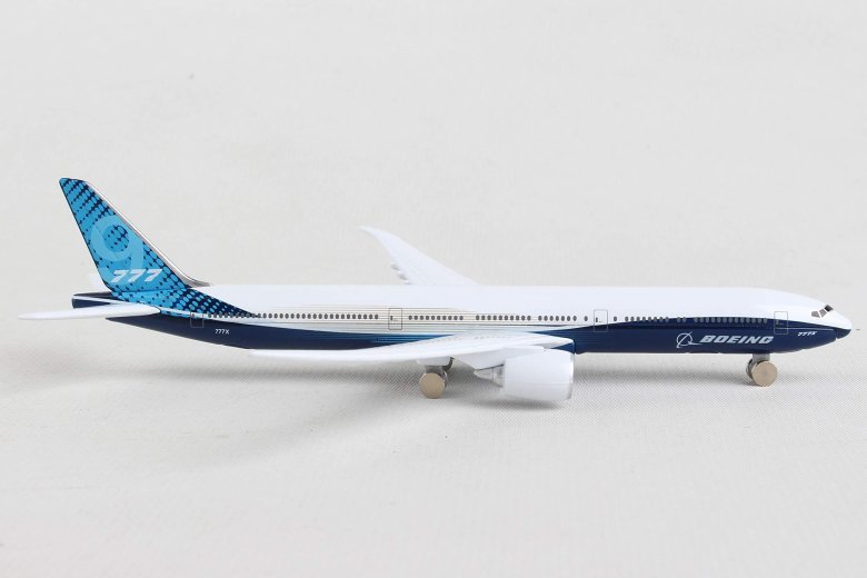 Модель самолета boeing 787