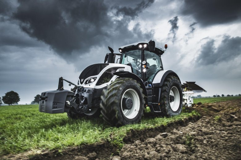 Трактор valtra