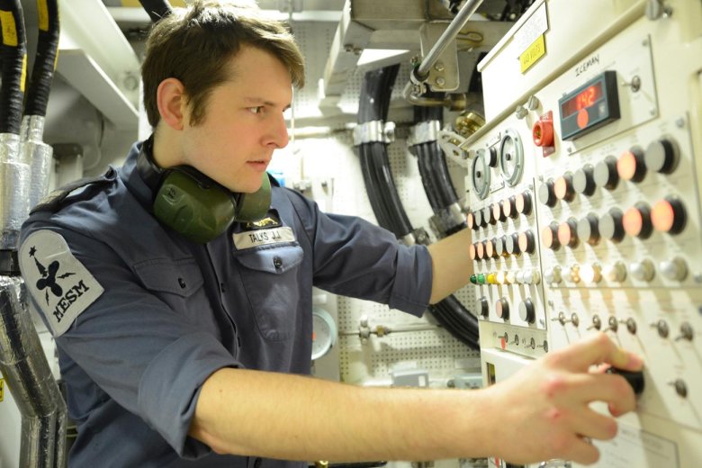 Судовой электромеханик