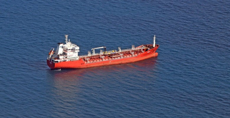 Нефтеналивной танкер \ александр\