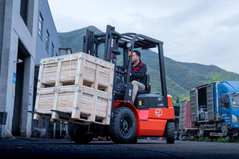 Автопогрузчик вилочный