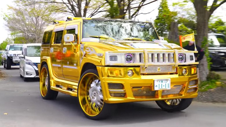 Hummer золотой
