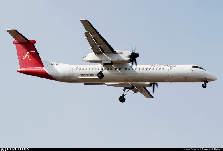 Самолет в аэропорту