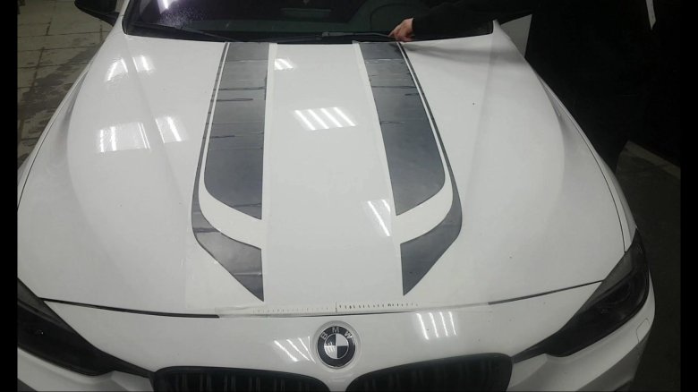 Полоса на капот