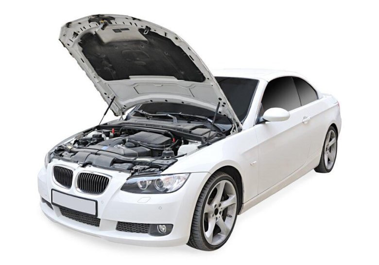 Машина с открытым капотом