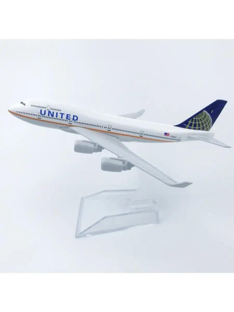 Металлическая модель самолета boeing 747