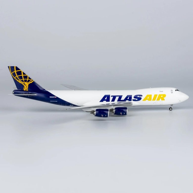 Модель самолета boeing 747