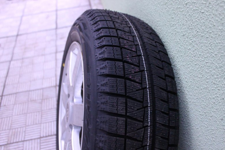 Зимние нешипованные шины bridgestone blizzak