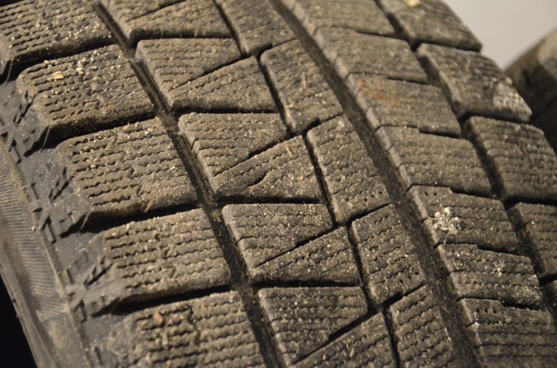 Резина липучка бриджстоун близак 205 55 16