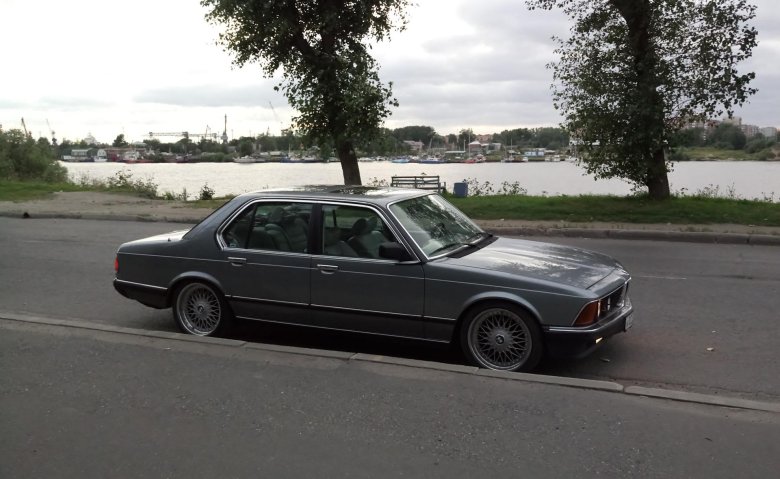 Бмв 7 е23 1977 года выпуска