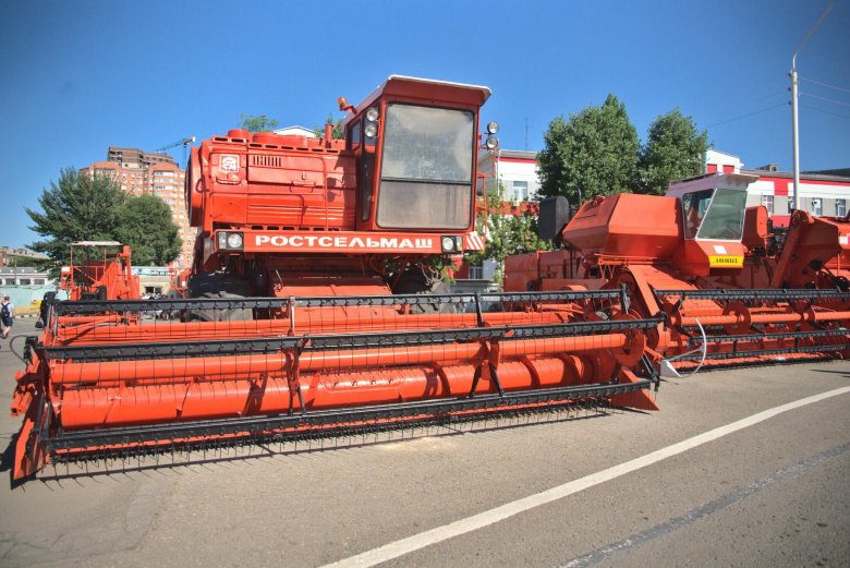 Комбайн дон ростсельмаш