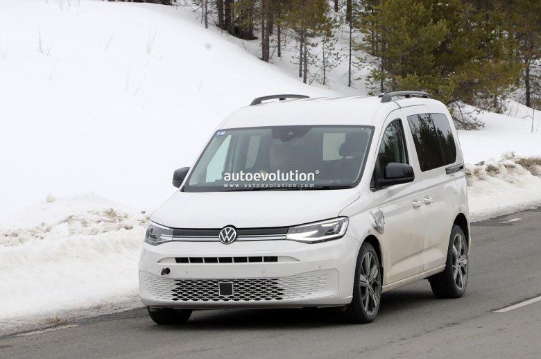 Volkswagen caddy 2022 года