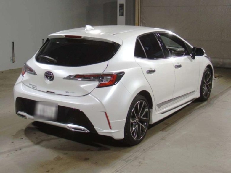 Тойота королла спорт 2019