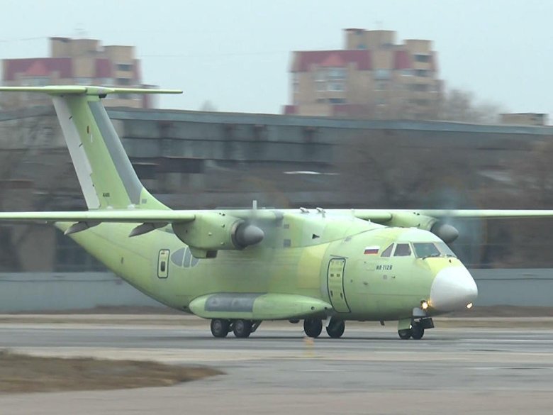 Ил 112