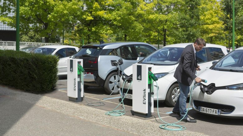 Зарядная станция для электромобилей