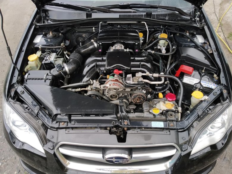 Subaru legacy подкапотка